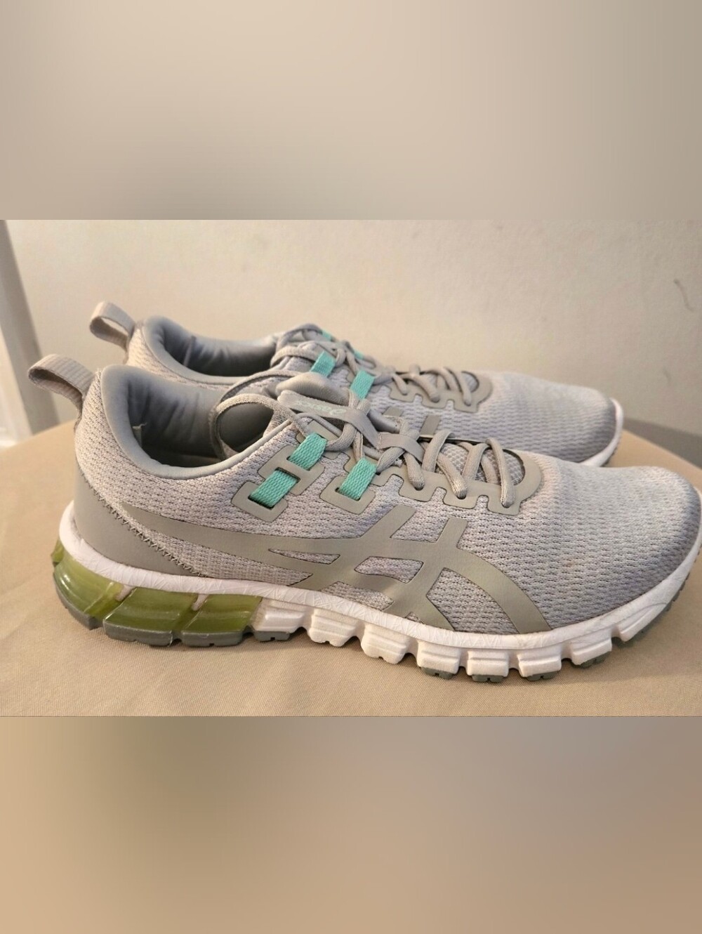 ASICS Women’s Size 8.5 Gray Mint Athletic Running Walking Shoes 1202A084